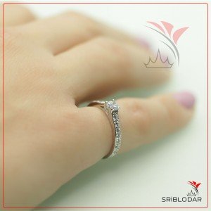 Кольцо серебряное "Апулия" с фианитом-SRIBLODAR TM Кольцо серебряное "Апулия" с фианитом ФОТО-SRIBLODAR TM